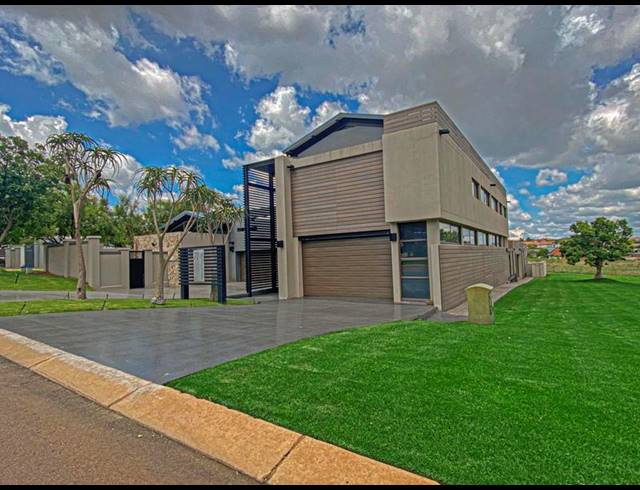 4 BEDROOM HOUSE FOR SALE IN MIDSTREAM HILL